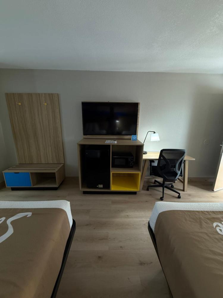 Double Room with Two Double Beds - Smoking interior